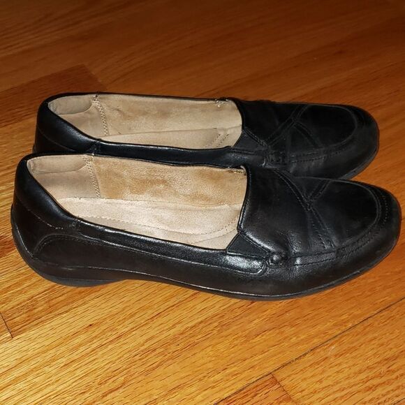 Naturalizer Black Leather Slip-On Flats - Picture 1 of 8